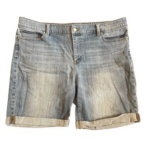 Talbots Girlfriend Denim Short Womens Size 16 Blue Light Wash Casual Rolled Hem